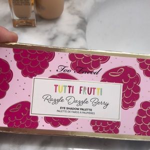 Too Faced tutti frutti palette